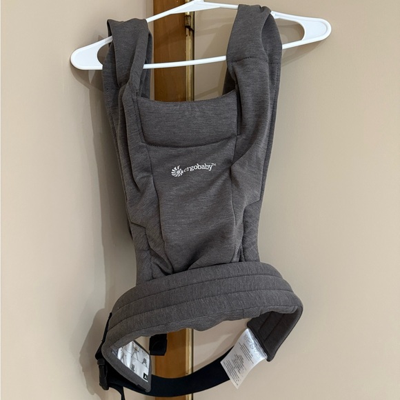 Ergobaby Embrace Charcoal Carrier - Picture 1 of 2